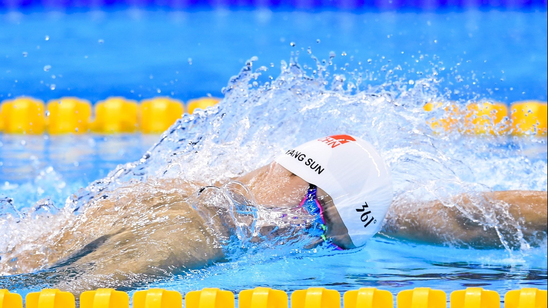 中国女篮强调体能储备 保持全场高强度表现,中国女篮体能训练